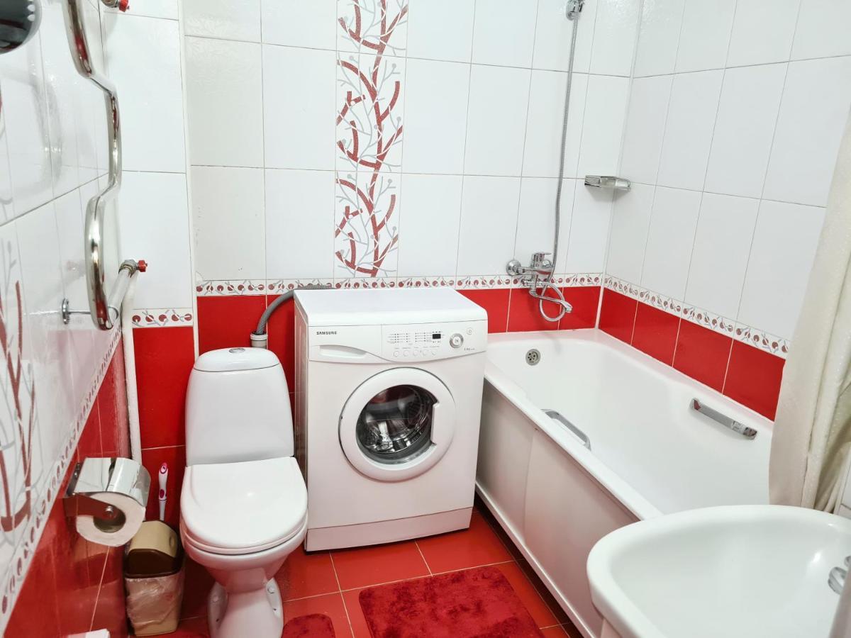 Апартаменты На Улице Розыбакиева, 103 Almaty Bagian luar foto