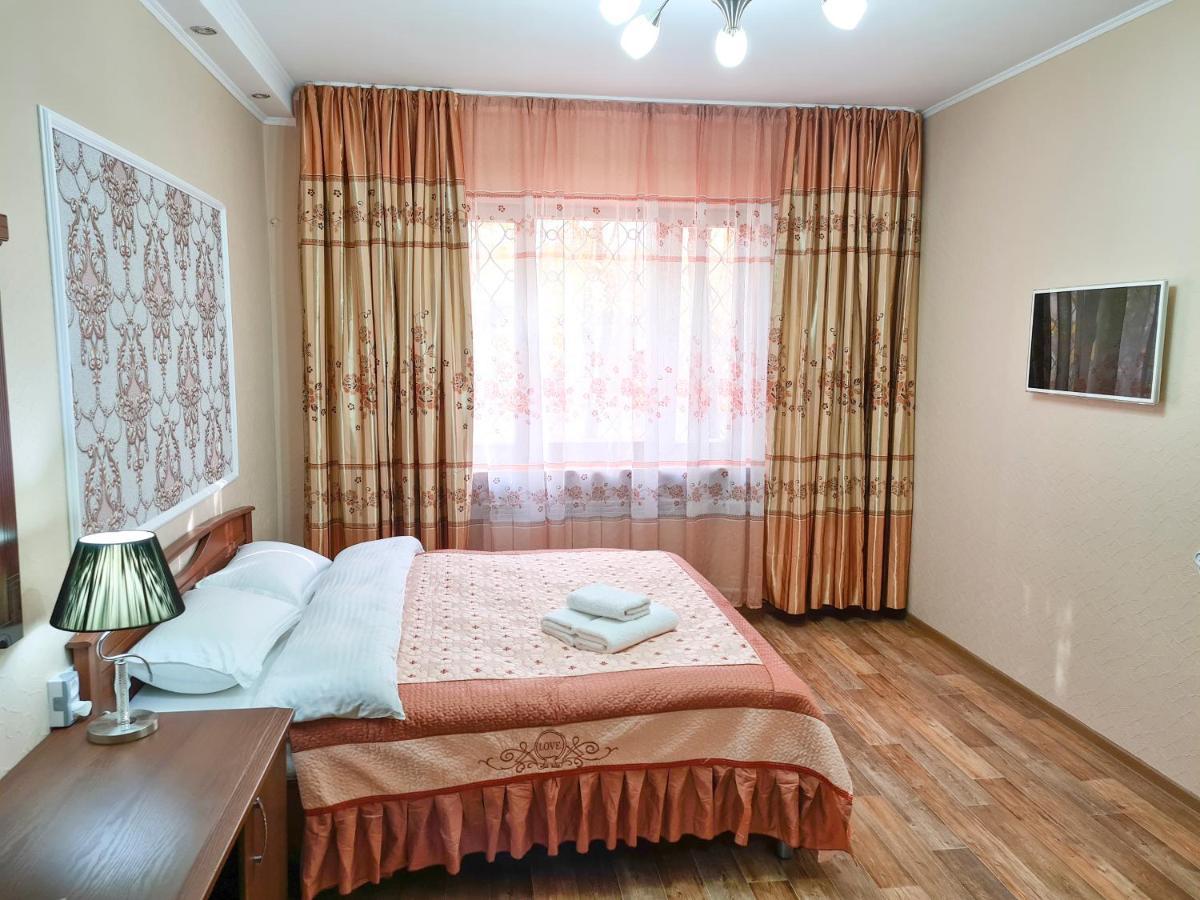 Апартаменты На Улице Розыбакиева, 103 Almaty Bagian luar foto